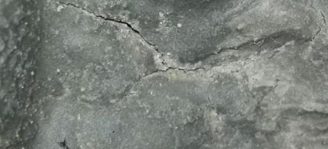 防水材料施工中出现针孔现象及防水层粘接不牢、开裂、...