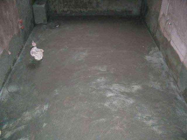 防水施工完成后出现泛白现象怎么回事？怎么解决才好