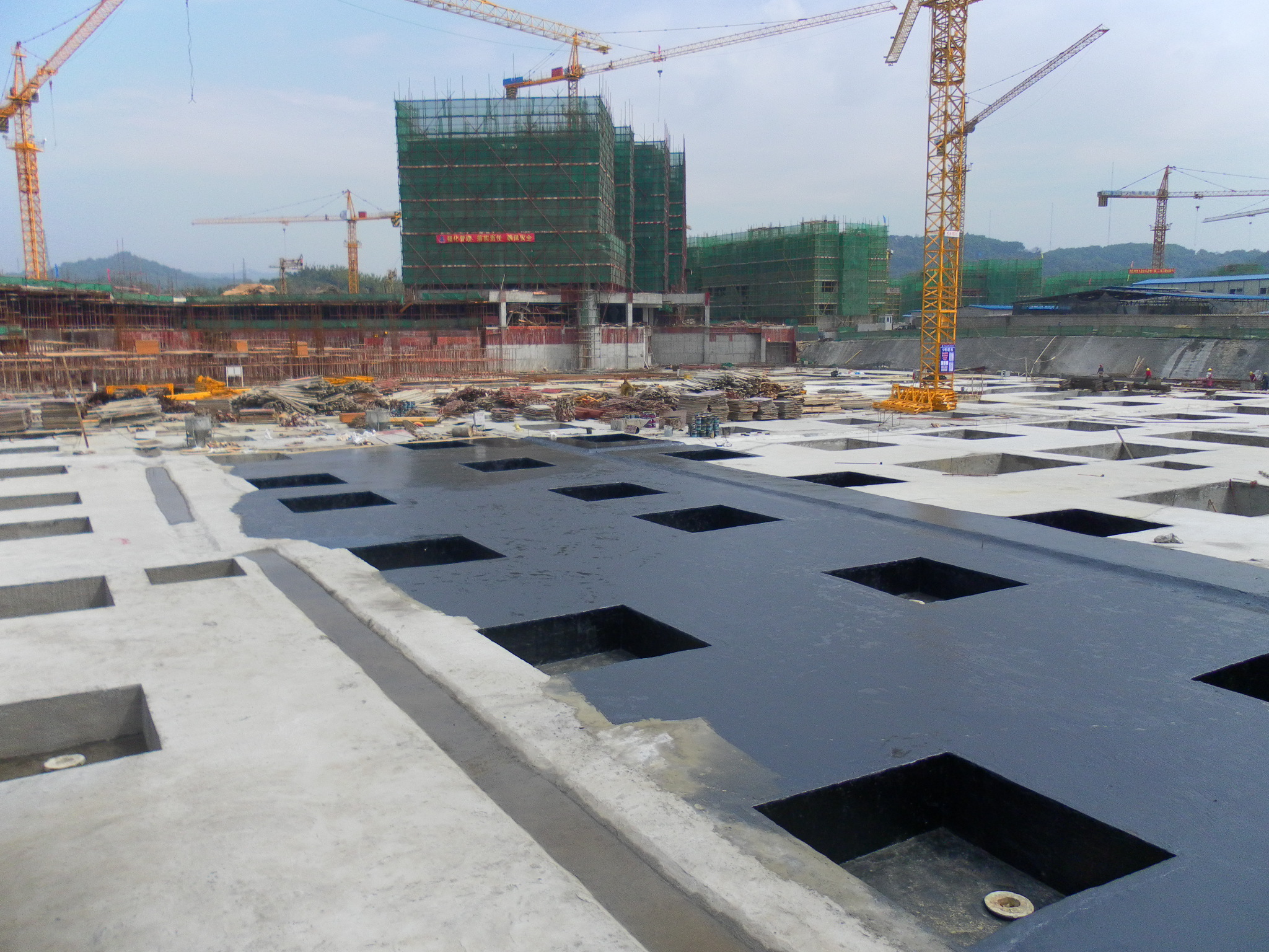 聚氨酯防水涂料施工时如何降低损耗?